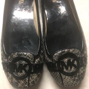 Michael kors size 7 m flats